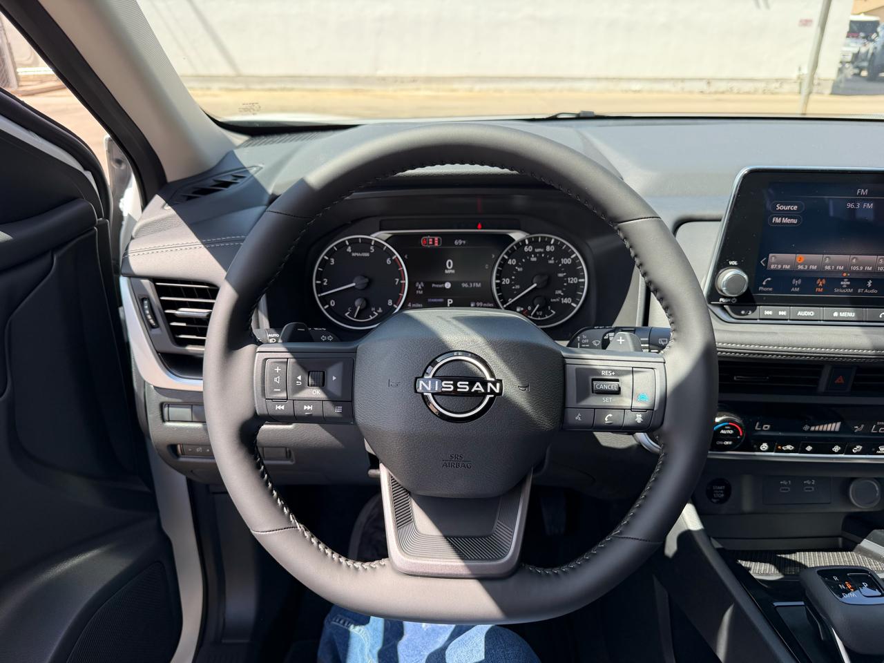 Nissan Rogue 2026.5 FWD Dark Armor 2026