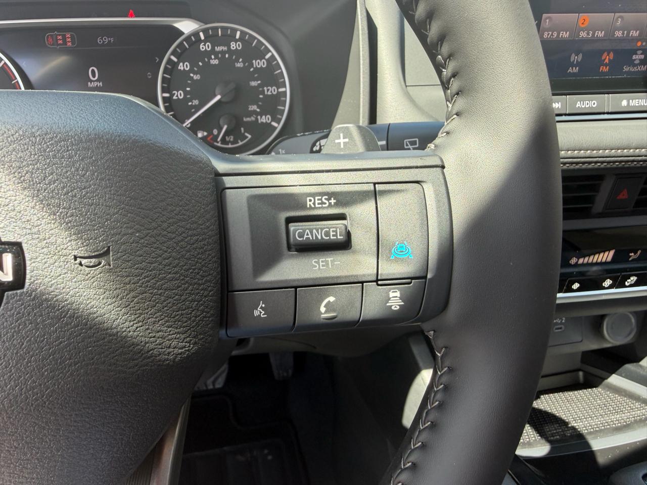 Nissan Rogue 2026.5 FWD Dark Armor 2026