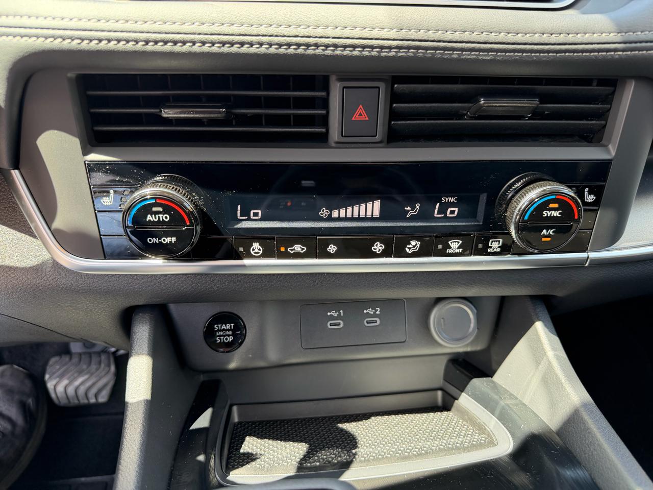 Nissan Rogue 2026.5 FWD Dark Armor 2026