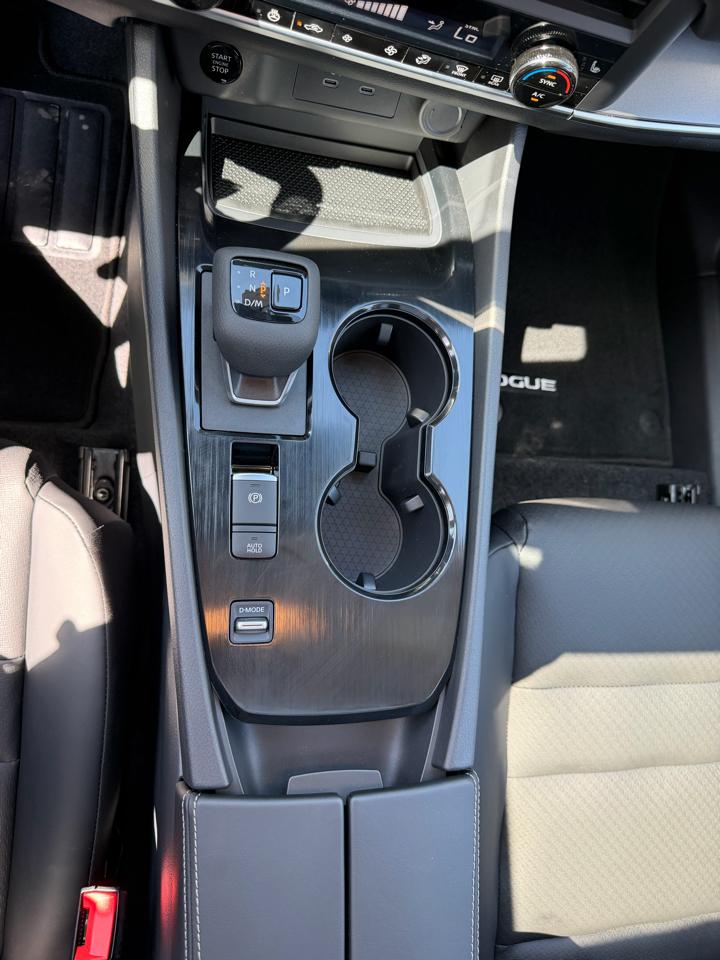 Nissan Rogue 2026.5 FWD Dark Armor 2026