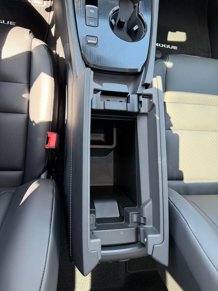 Nissan Rogue 2026.5 FWD Dark Armor 2026