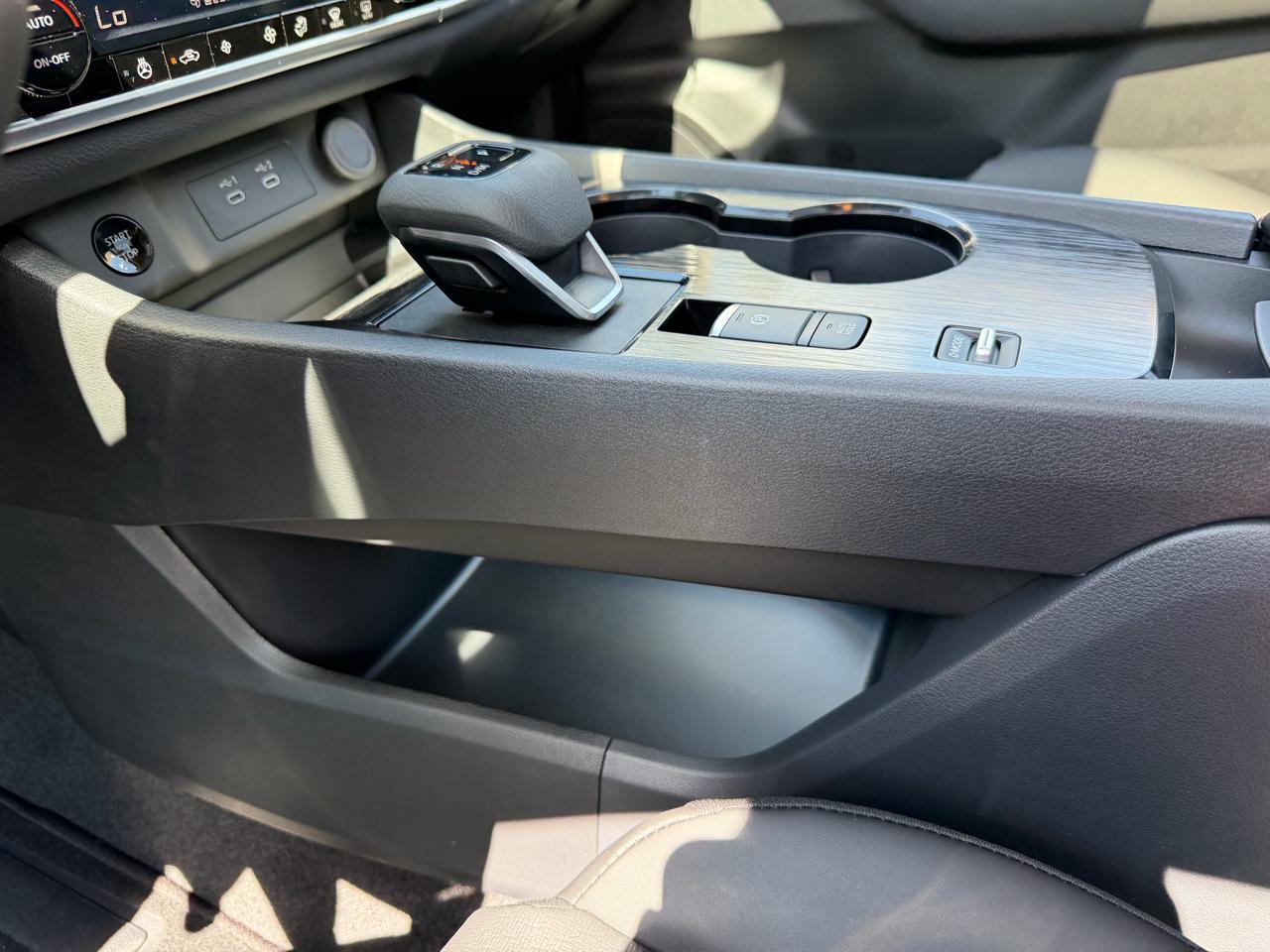 Nissan Rogue 2026.5 FWD Dark Armor 2026