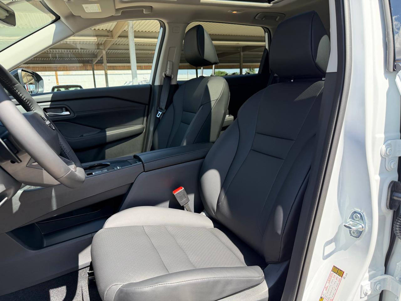 Nissan Rogue 2026.5 FWD Dark Armor 2026