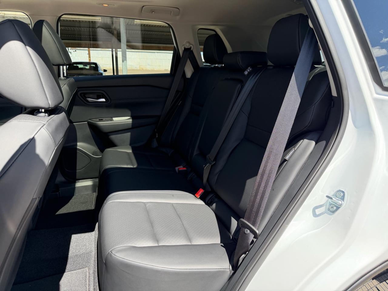 Nissan Rogue 2026.5 FWD Dark Armor 2026