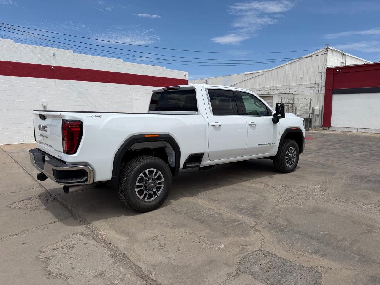 GMC Sierra 2500HD 4WD Crew Cab 159" SLE 2026