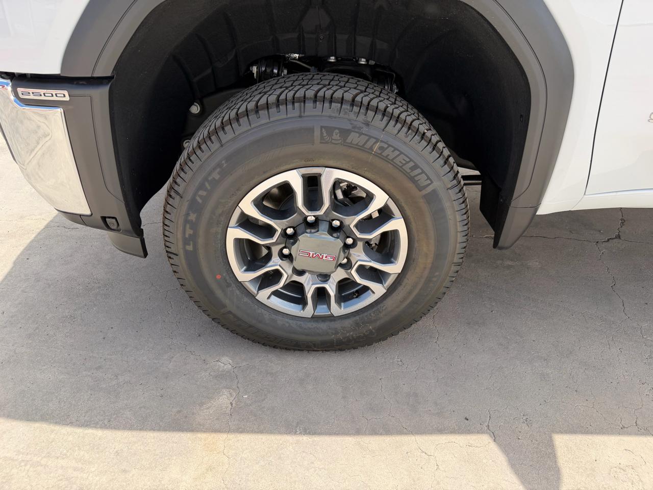GMC Sierra 2500HD 4WD Crew Cab 159" SLE 2026