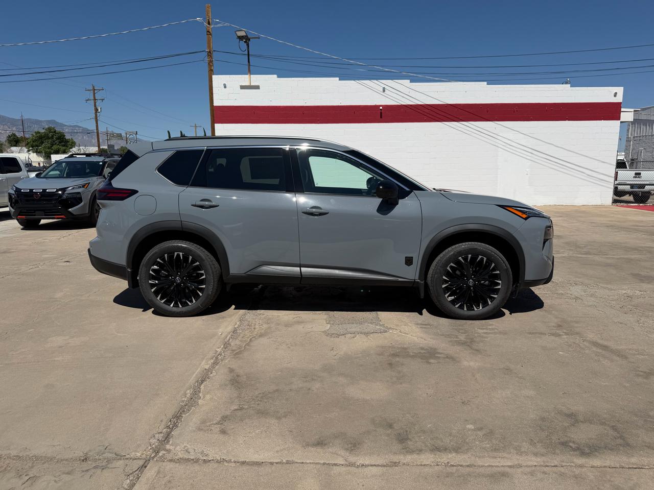 Nissan Rogue 2026.5 FWD Dark Armor 2026