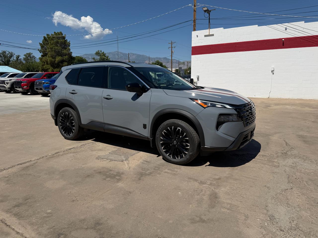 Nissan Rogue 2026.5 FWD Dark Armor 2026