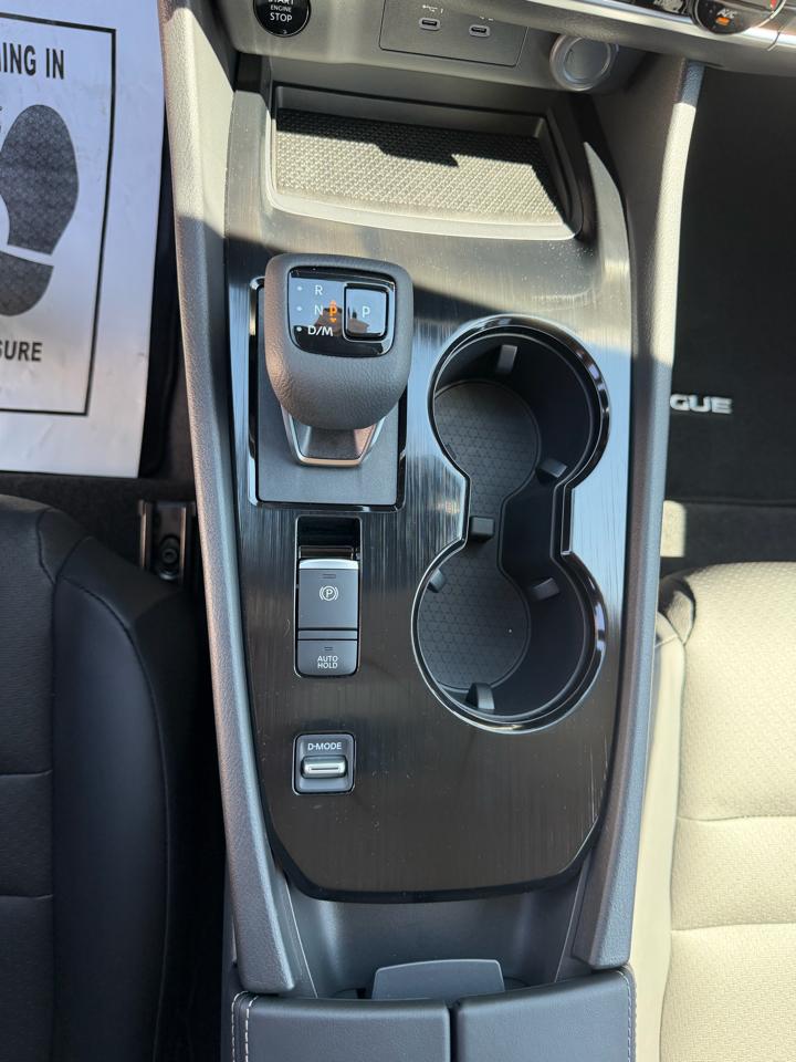 Nissan Rogue 2026.5 FWD Dark Armor 2026