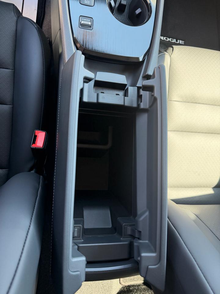 Nissan Rogue 2026.5 FWD Dark Armor 2026