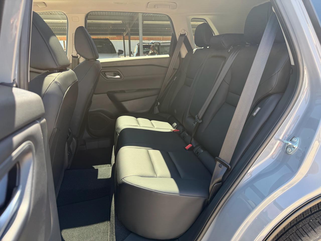 Nissan Rogue 2026.5 FWD Dark Armor 2026