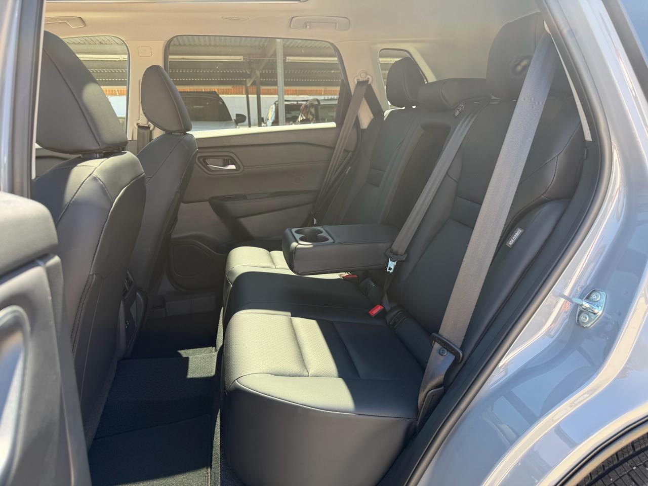 Nissan Rogue 2026.5 FWD Dark Armor 2026