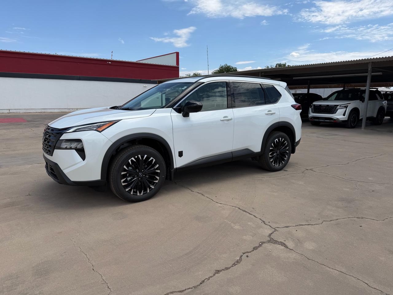 Nissan Rogue 2026.5 FWD Dark Armor 2026