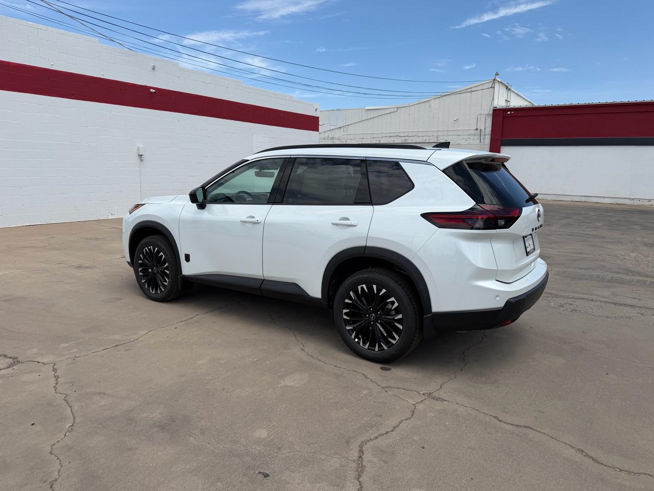 Nissan Rogue 2026.5 FWD Dark Armor 2026