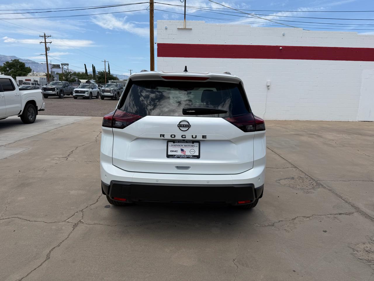 Nissan Rogue 2026.5 FWD Dark Armor 2026