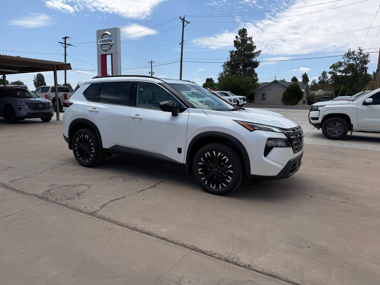 Nissan Rogue 2026.5 FWD Dark Armor 2026