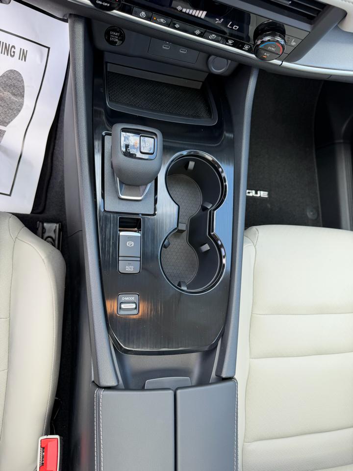 Nissan Rogue 2026.5 FWD Dark Armor 2026