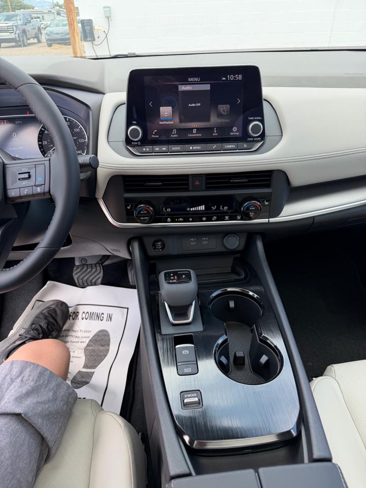 Nissan Rogue 2026.5 FWD Dark Armor 2026