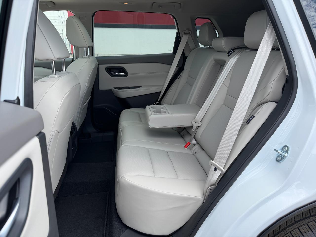 Nissan Rogue 2026.5 FWD Dark Armor 2026