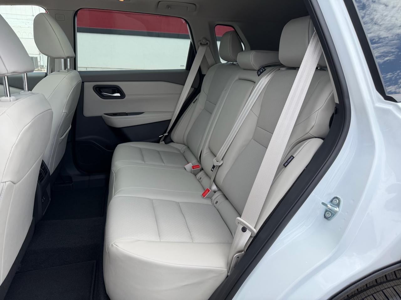 Nissan Rogue 2026.5 FWD Dark Armor 2026