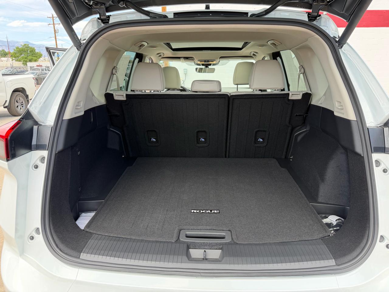 Nissan Rogue 2026.5 FWD Dark Armor 2026