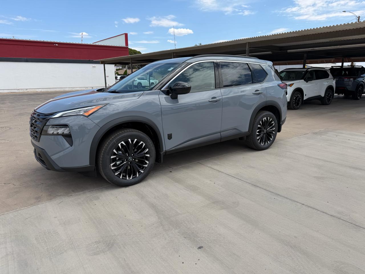 Nissan Rogue 2026.5 FWD Dark Armor 2026
