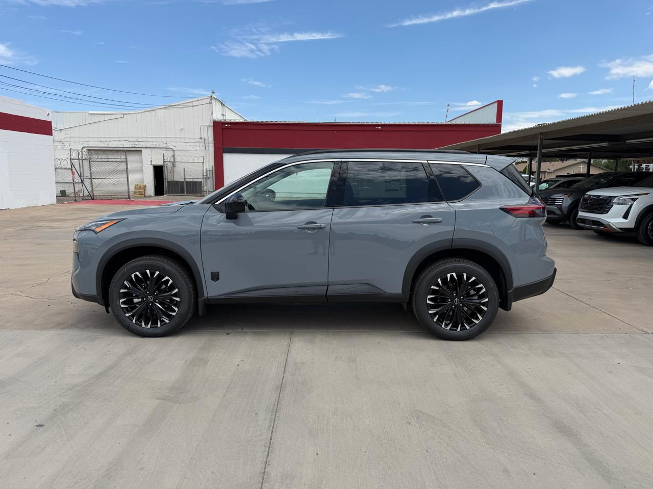 Nissan Rogue 2026.5 FWD Dark Armor 2026