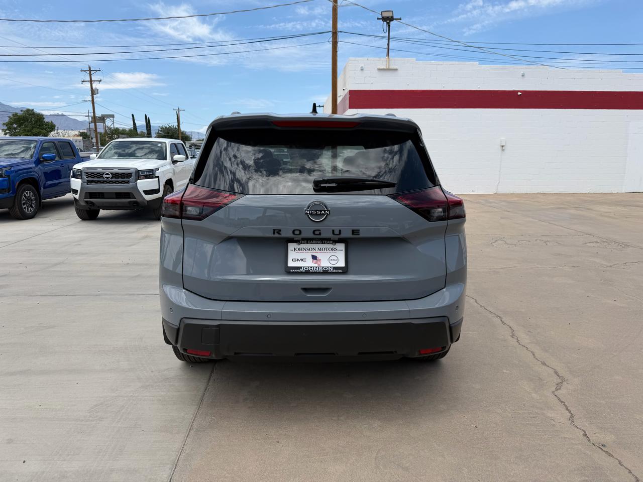 Nissan Rogue 2026.5 FWD Dark Armor 2026