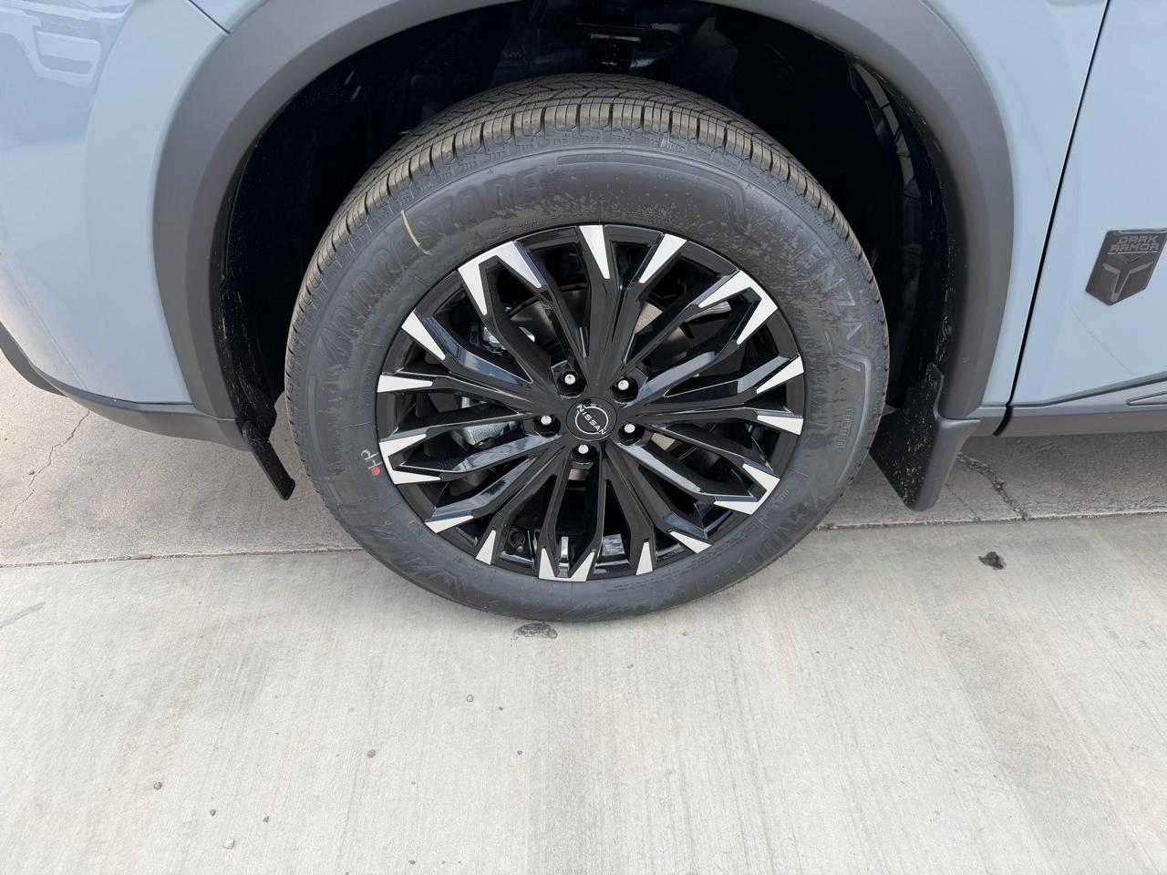 Nissan Rogue 2026.5 FWD Dark Armor 2026