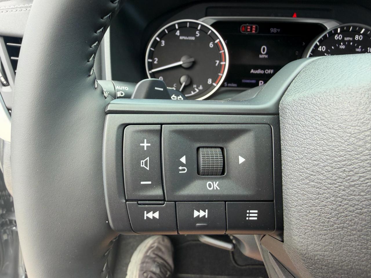 Nissan Rogue 2026.5 FWD Dark Armor 2026