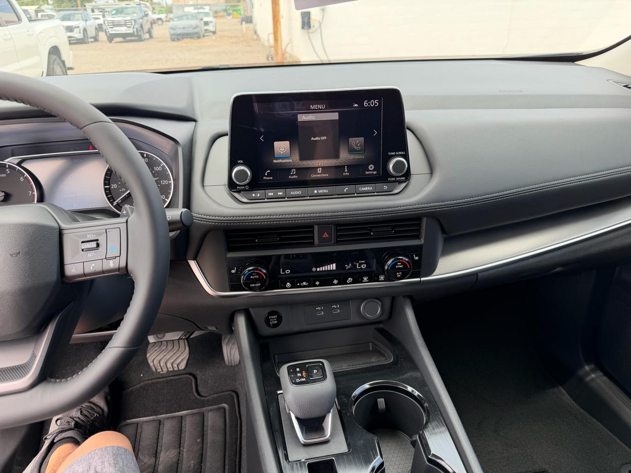 Nissan Rogue 2026.5 FWD Dark Armor 2026
