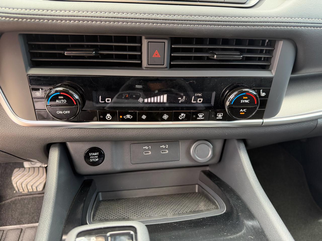 Nissan Rogue 2026.5 FWD Dark Armor 2026