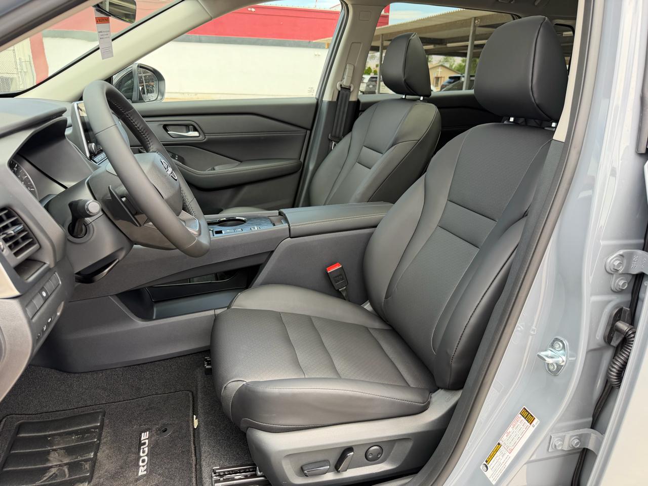 Nissan Rogue 2026.5 FWD Dark Armor 2026