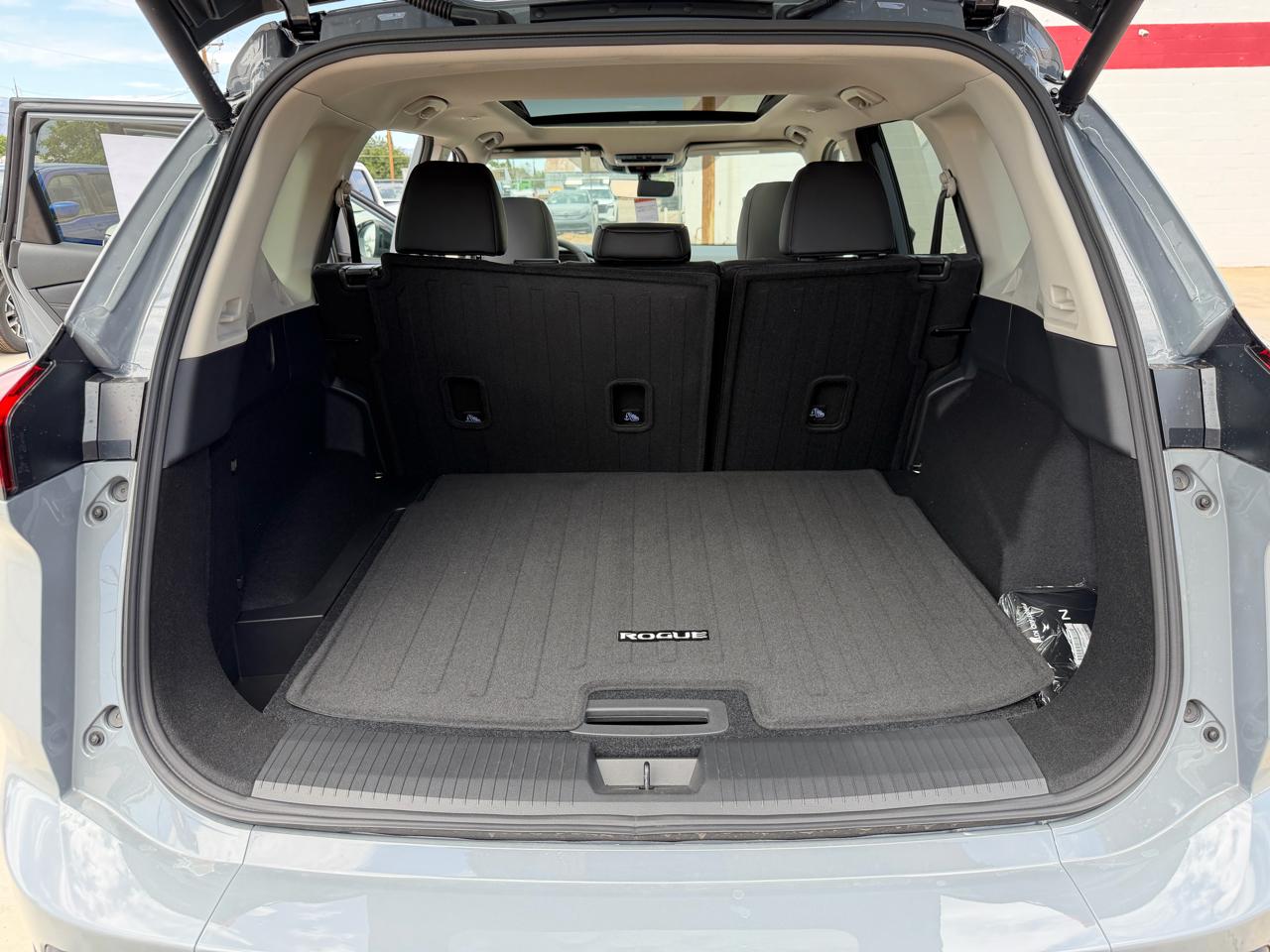 Nissan Rogue 2026.5 FWD Dark Armor 2026