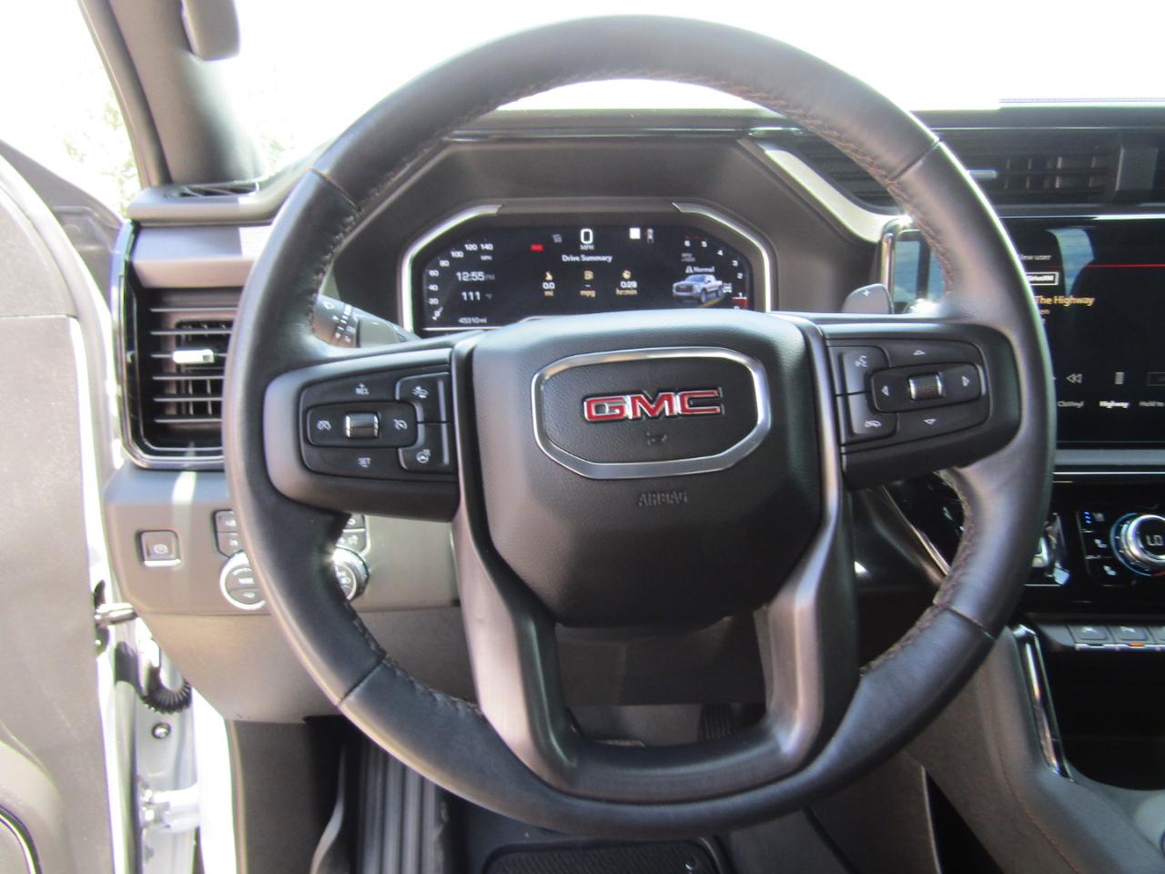 GMC Sierra 1500 4WD Crew Cab 147" AT4 2023