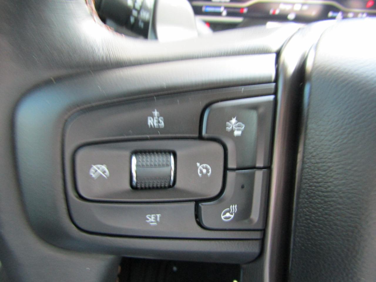 GMC Sierra 1500 4WD Crew Cab 147" AT4 2023