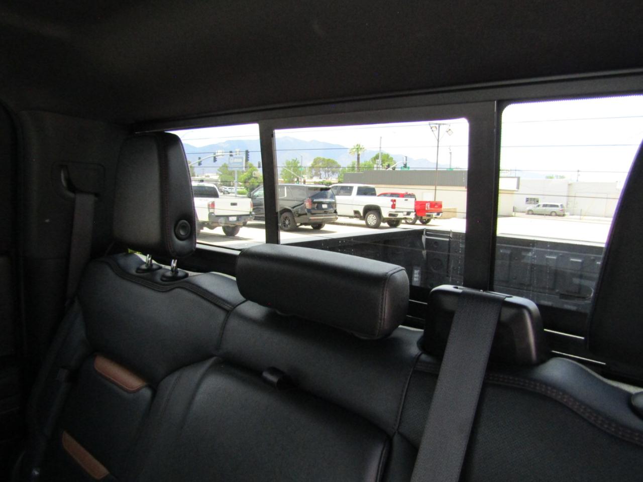 GMC Sierra 1500 4WD Crew Cab 147" AT4 2023