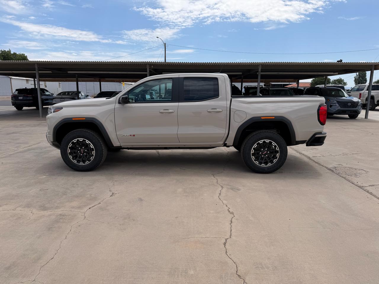 GMC Canyon 4WD Crew Cab AT4 2026