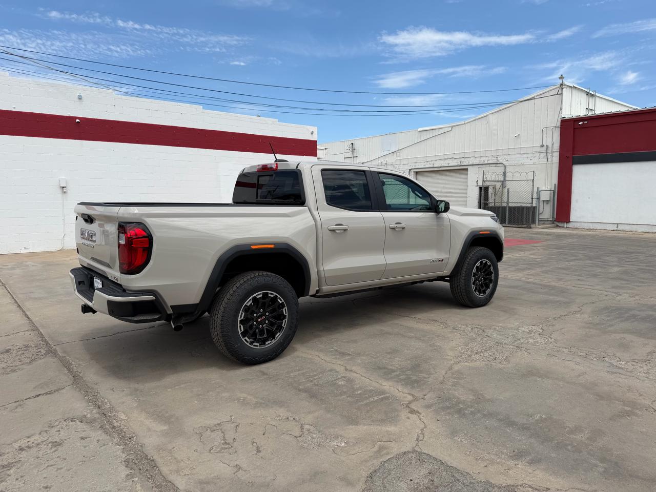 GMC Canyon 4WD Crew Cab AT4 2026