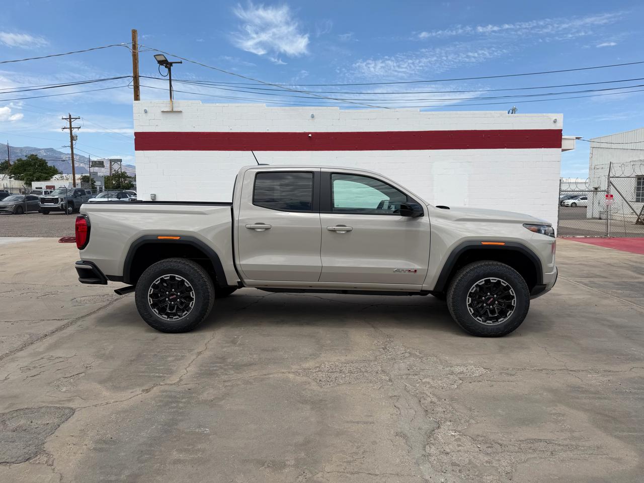 GMC Canyon 4WD Crew Cab AT4 2026