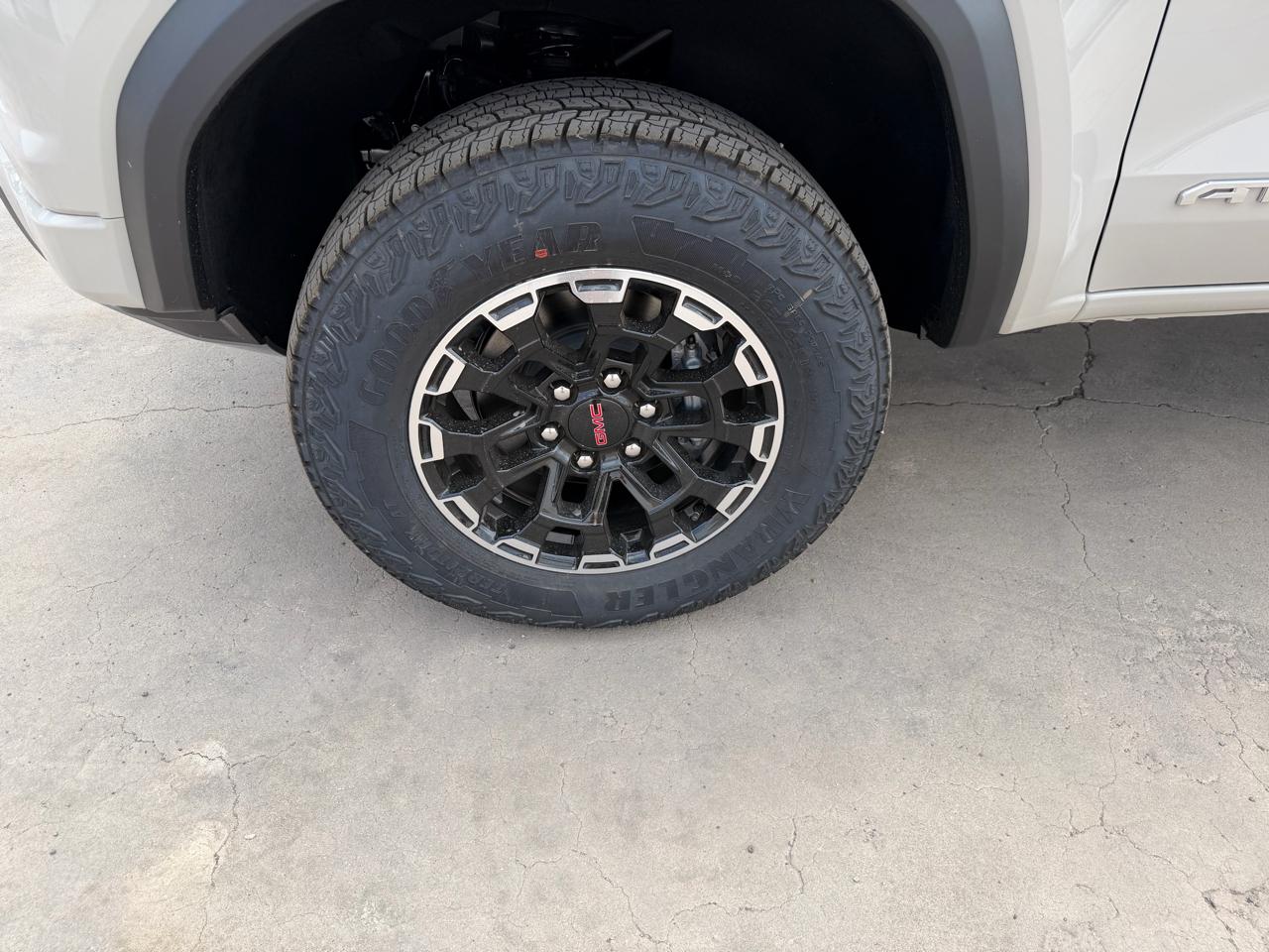 GMC Canyon 4WD Crew Cab AT4 2026