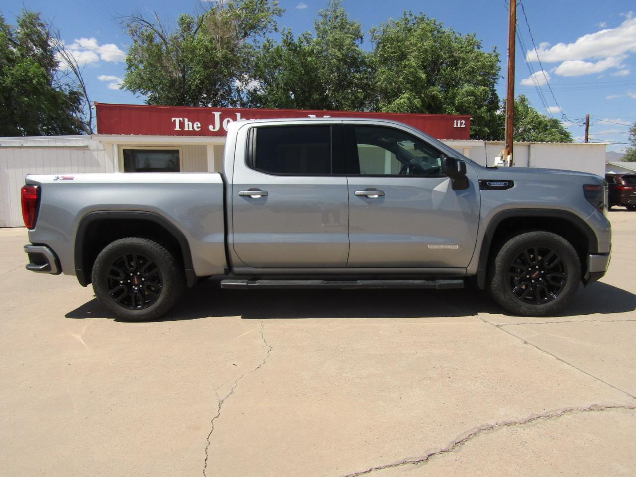 GMC Sierra 1500 4WD Crew Cab 147" Elevation w/3SB 2024