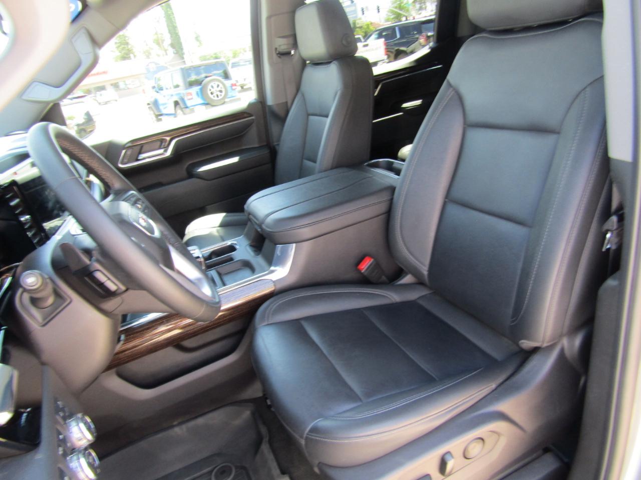 GMC Sierra 1500 4WD Crew Cab 147" Elevation w/3SB 2024