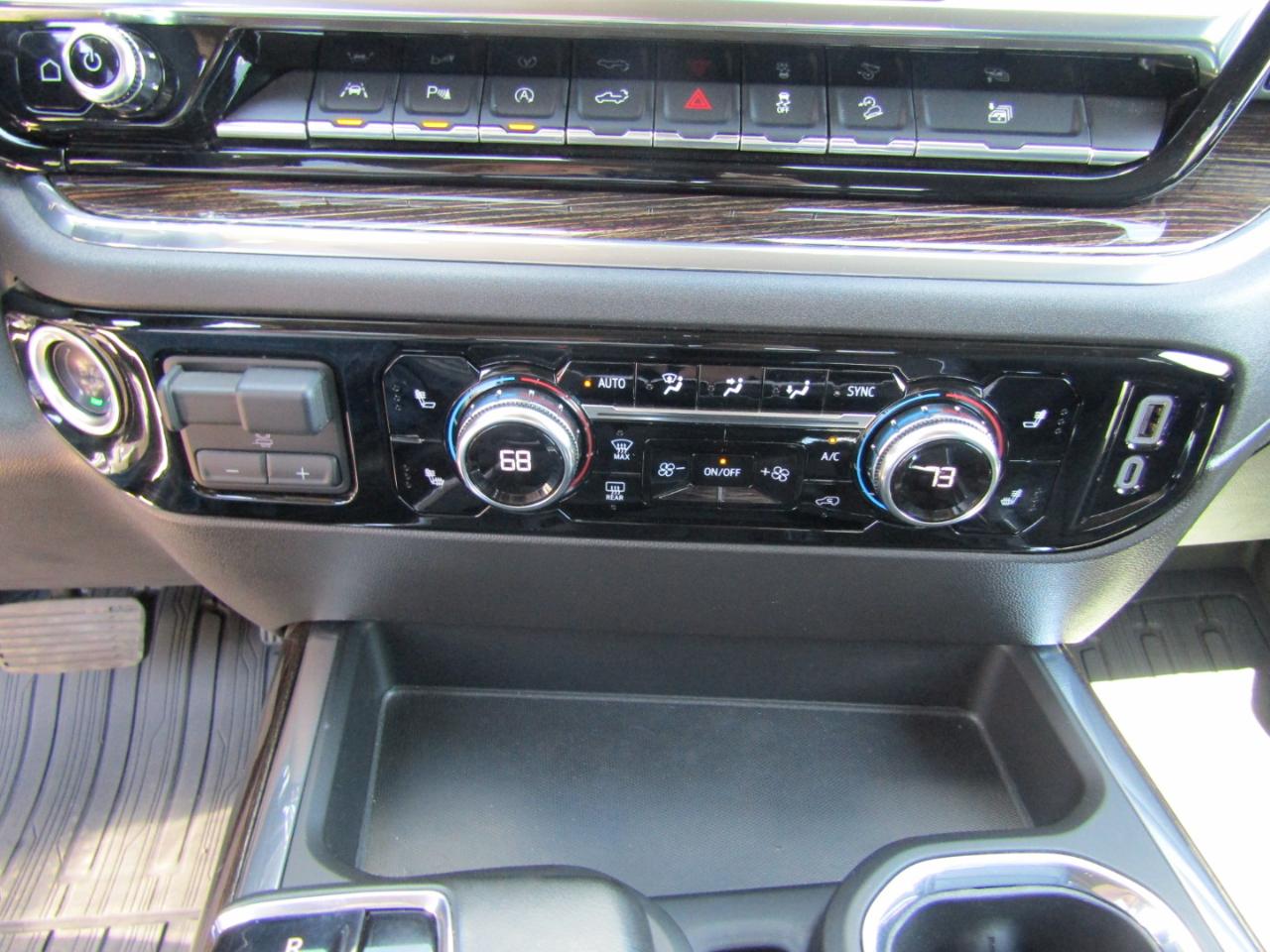 GMC Sierra 1500 4WD Crew Cab 147" Elevation w/3SB 2024