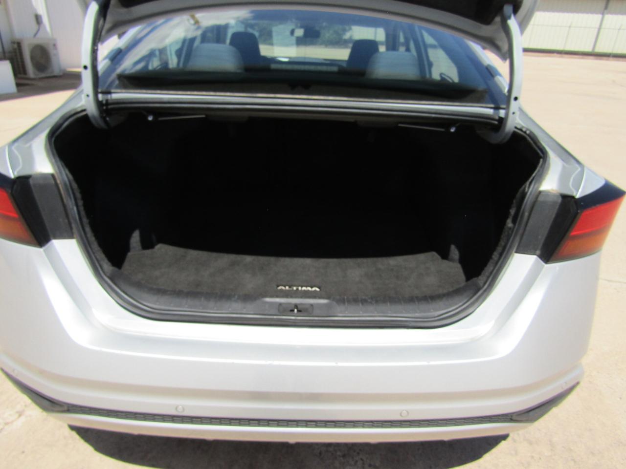 Nissan Altima 2.5 SV Sedan 2024