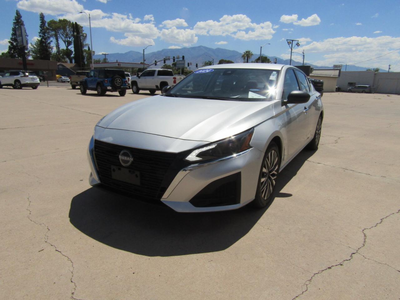 Nissan Altima 2.5 SV Sedan 2024