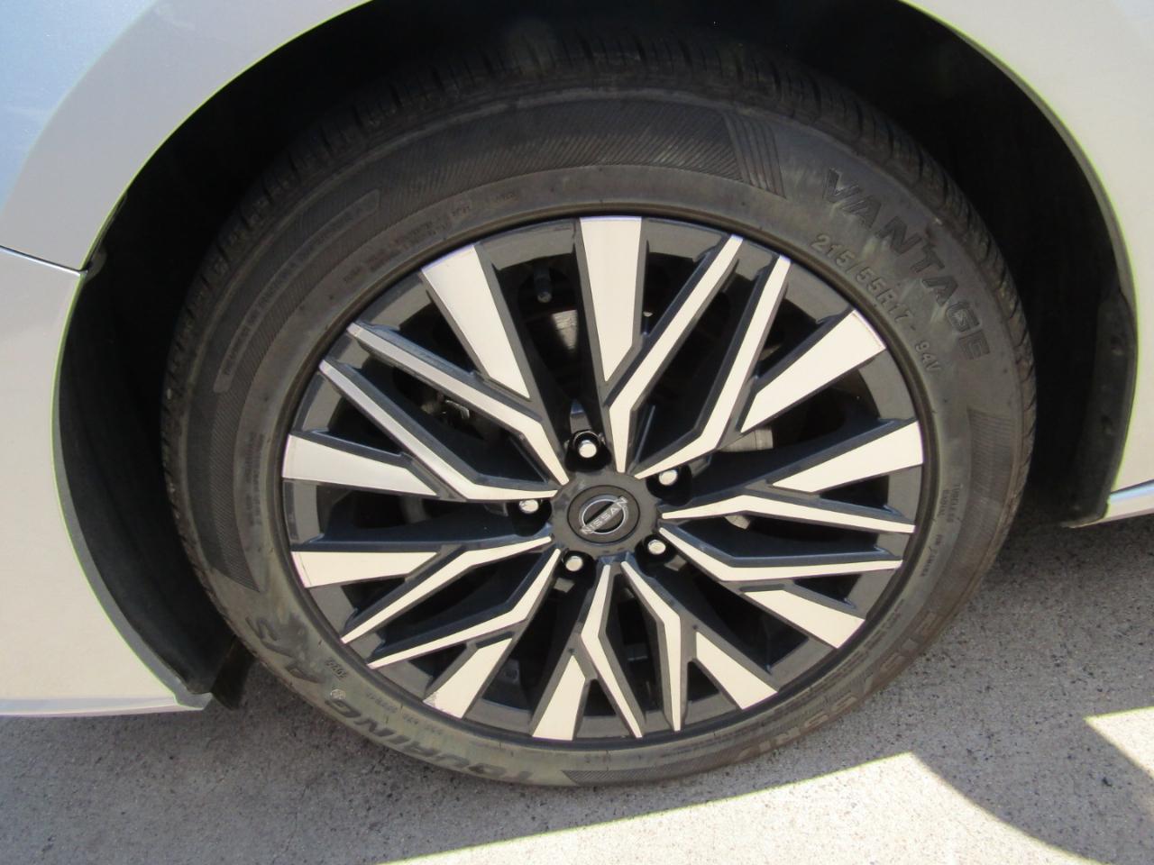 Nissan Altima 2.5 SV Sedan 2024