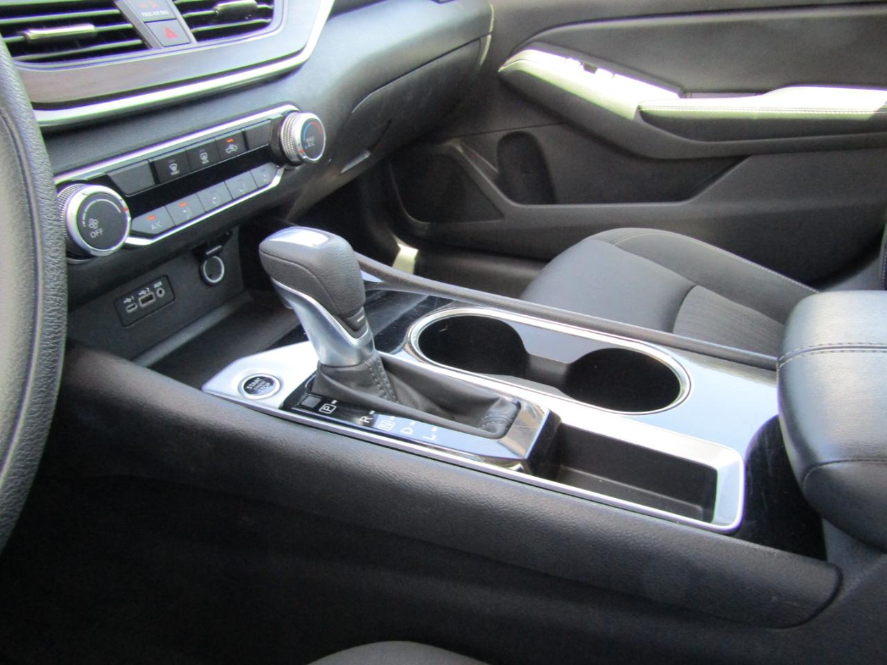 Nissan Altima 2.5 SV Sedan 2024
