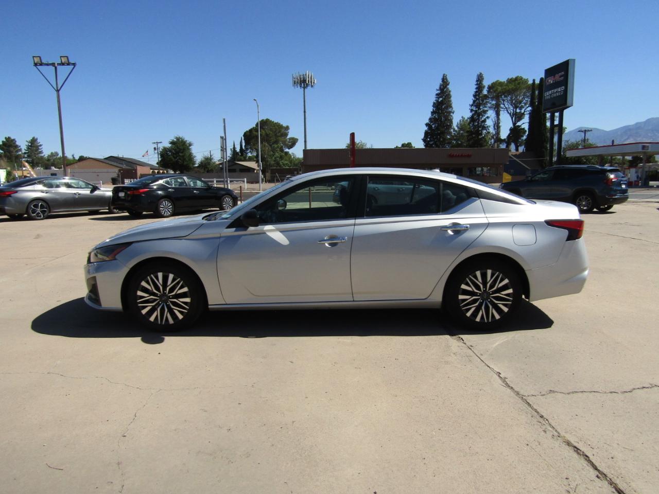 Nissan Altima 2.5 SV Sedan 2024