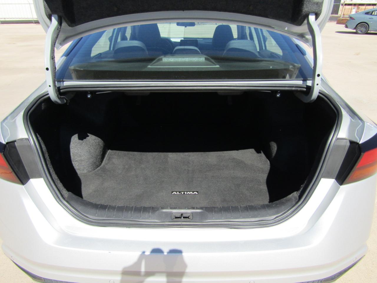 Nissan Altima 2.5 SV Sedan 2024